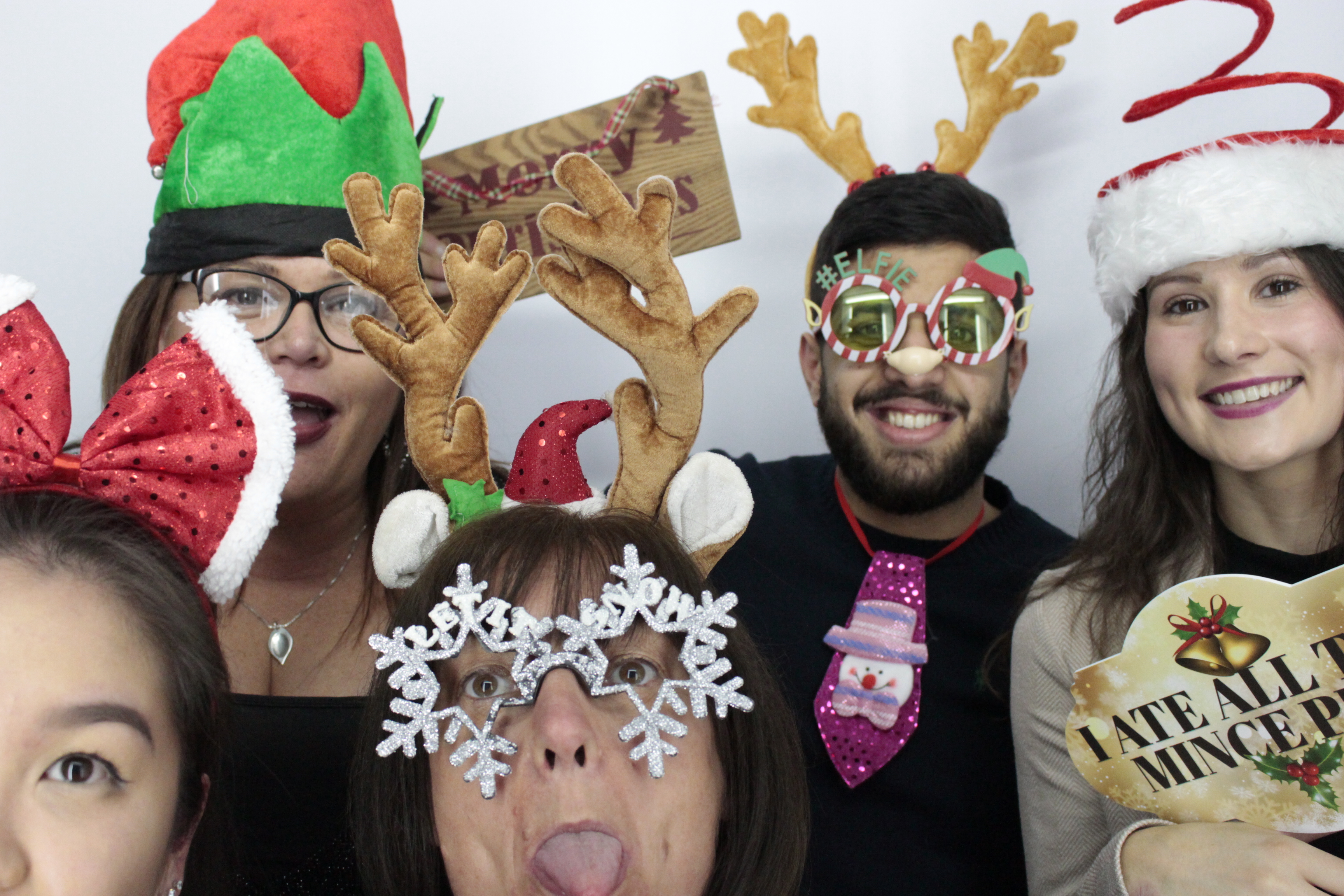 Fittleworth Medical Christmas Party | View more photos from the event at gallery.myphotoboothexperience.co.uk/u/MyPhotoBoothExperienceLtd/Fittleworth-Medical-Christmas-Party